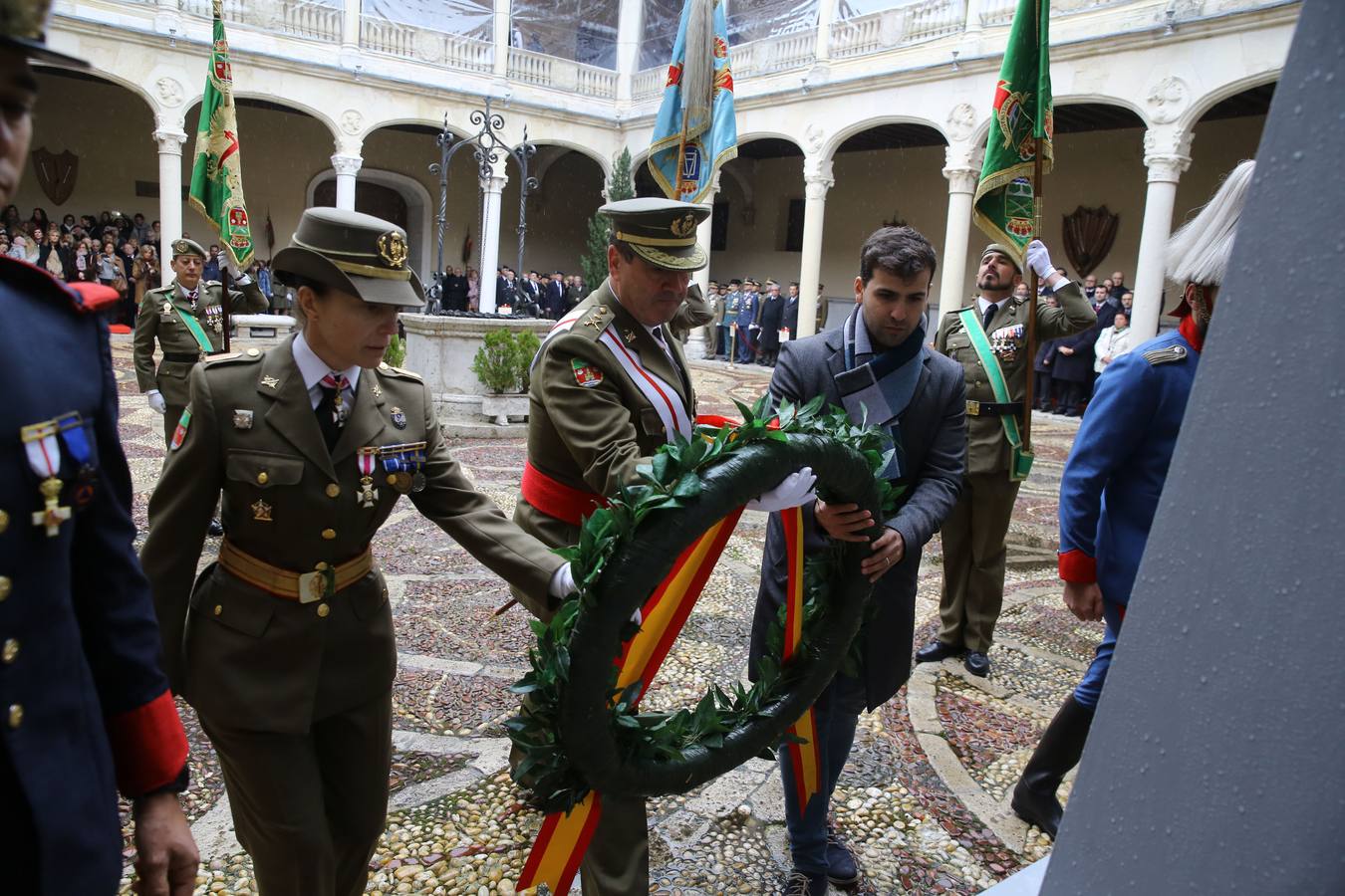El arma de Infantería, el Cuerpo Jurídico Militar y los capellanes castrenses festejaron hoy a su patrona, la Inmaculada Concepción, en un acto celebrado en el Palacio Real de Valladolid