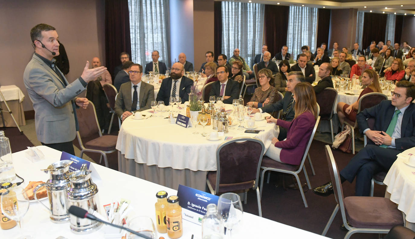 Fotos: Foro Económico con Iñigo Sáenz de Urturi