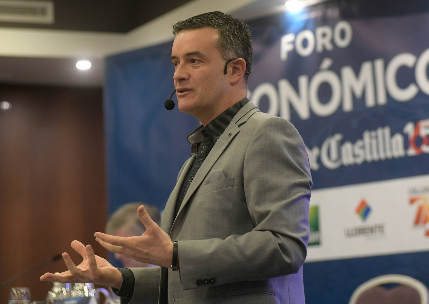 Fotos: Foro Económico con Iñigo Sáenz de Urturi