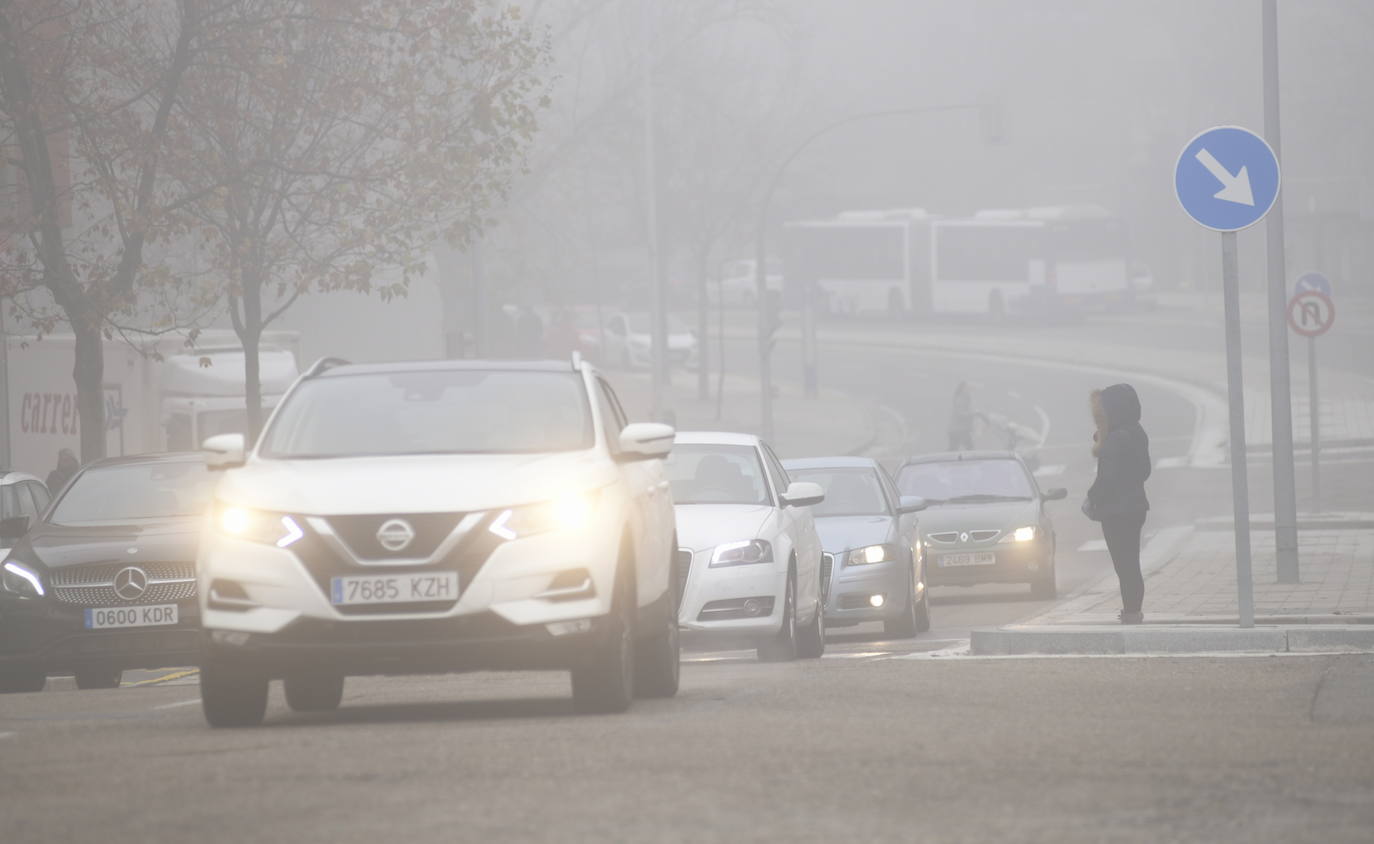 Fotos: Mañana de niebla en Valladolid