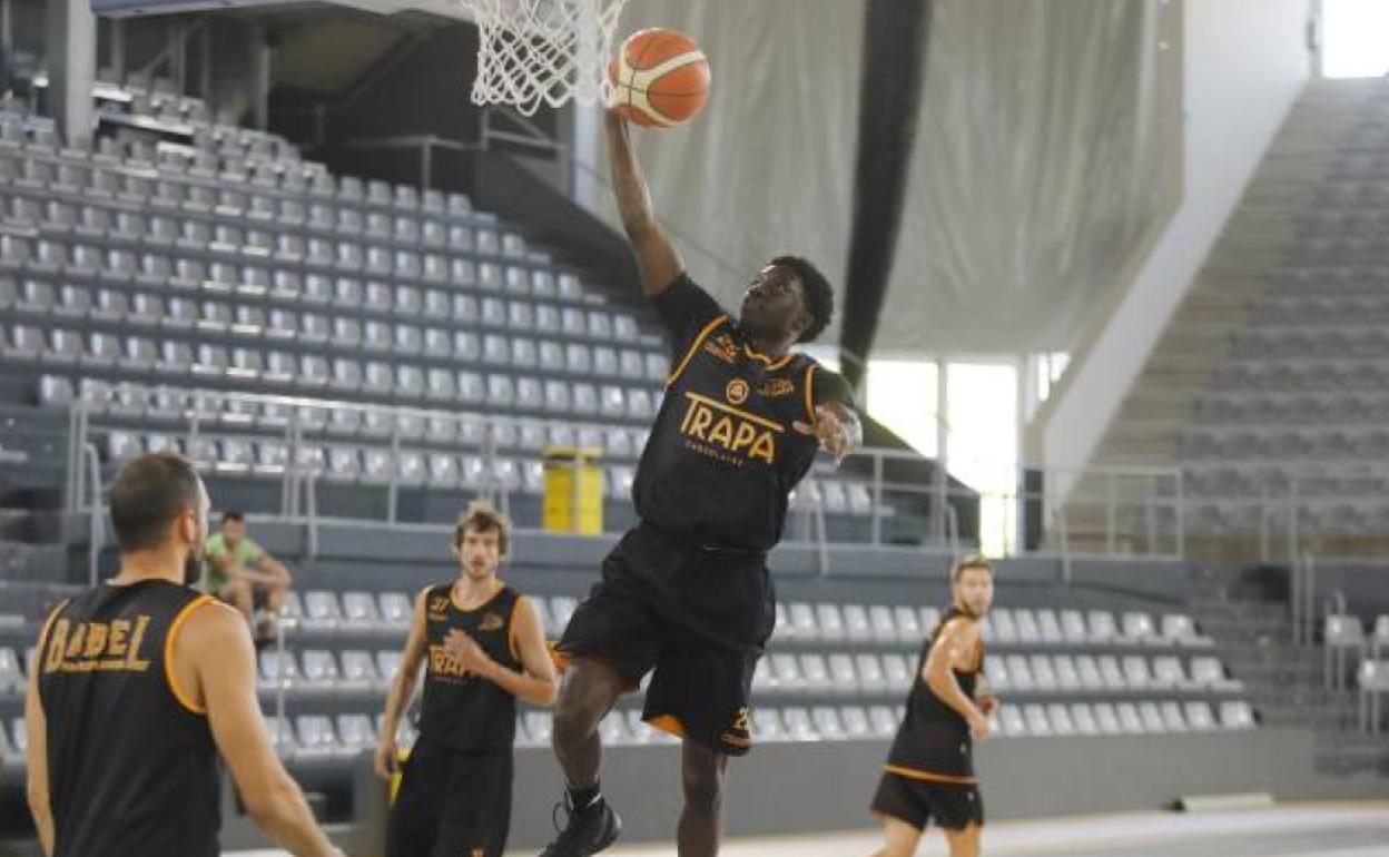 Niang, durante un entrenamiento del Chocolates Trapa.