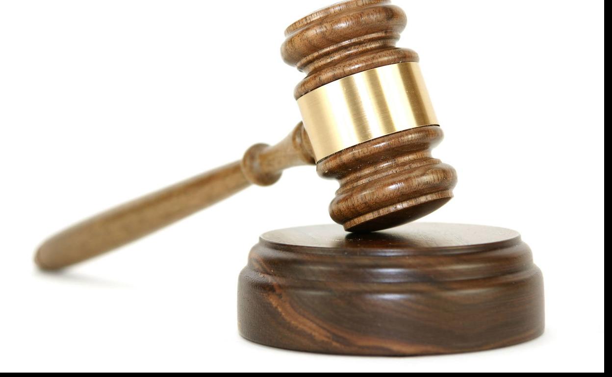 Tres años de cárcel para el joven que causó a otro numerosos cortes en la cara con un botellín en Valladolid