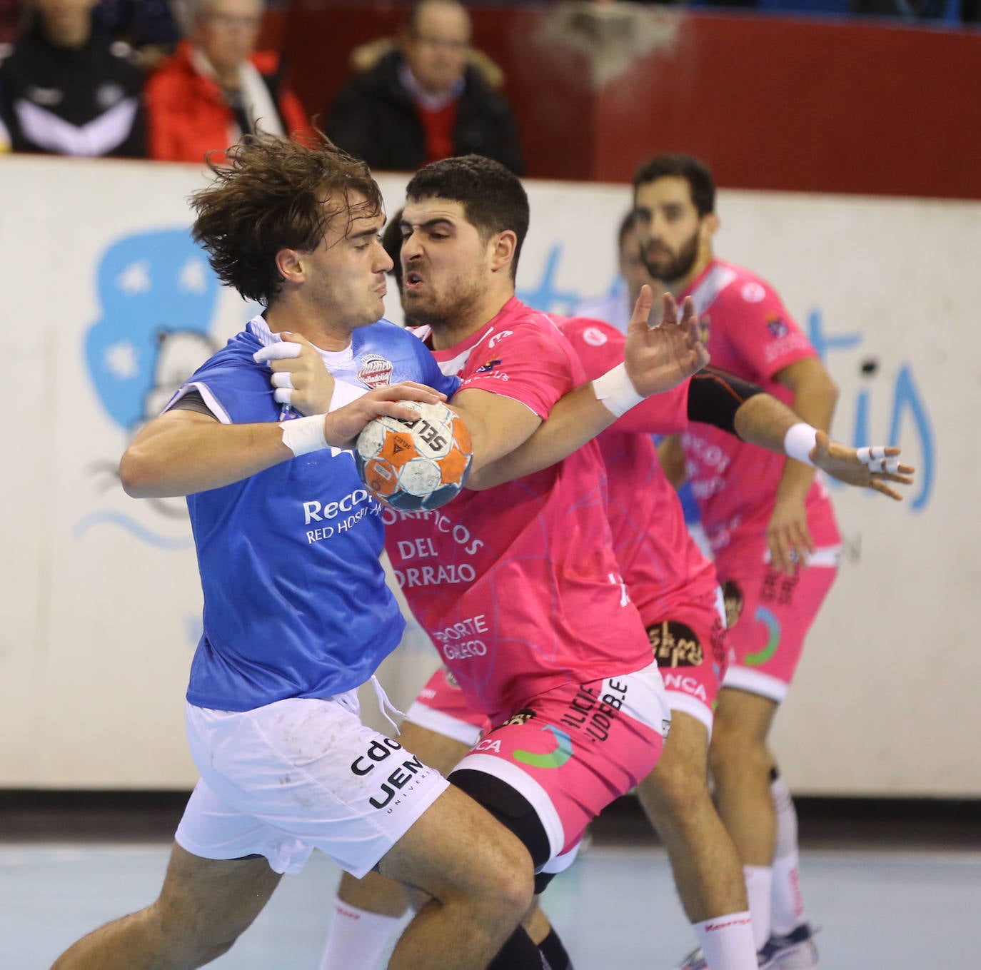 El Recoletas ha vencido al Cangas en el polideportivo Pisuerga en partido muy trabado. 