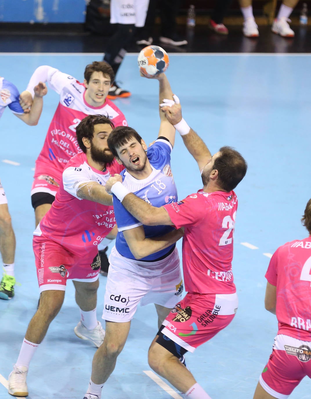 El Recoletas ha vencido al Cangas en el polideportivo Pisuerga en partido muy trabado. 