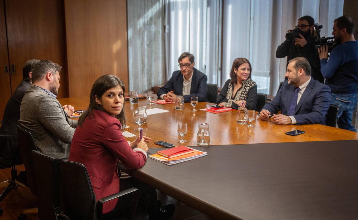 Tercera reunión entre el PSOE y ERC sobre la investidura de Pedro Sánchez.