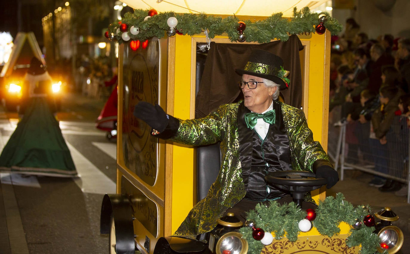 La Navidad se ha adelantado y Papá Noel ya recorre las calles de Valladolid. 