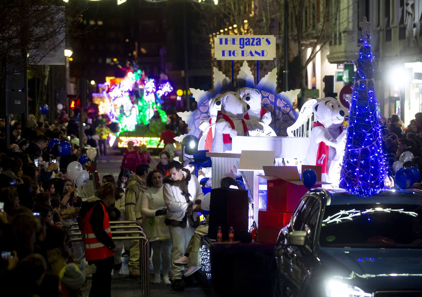 La Navidad se ha adelantado y Papá Noel ya recorre las calles de Valladolid. 