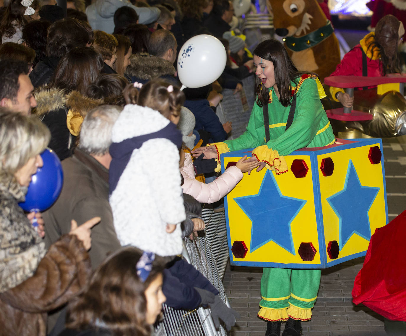 La Navidad se ha adelantado y Papá Noel ya recorre las calles de Valladolid. 