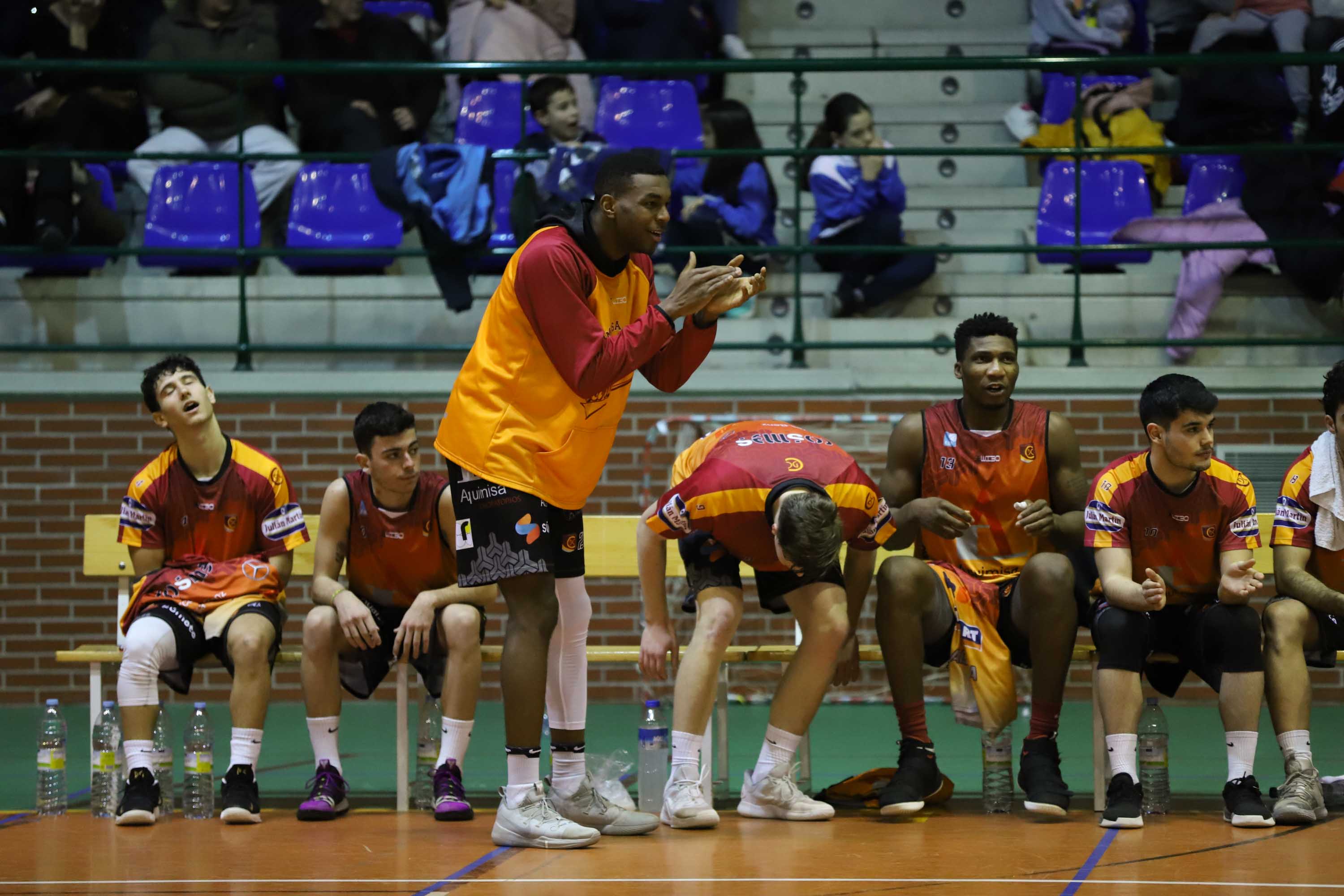 El equipo salmantino es líder invicto tras lograr su décima victoria. 