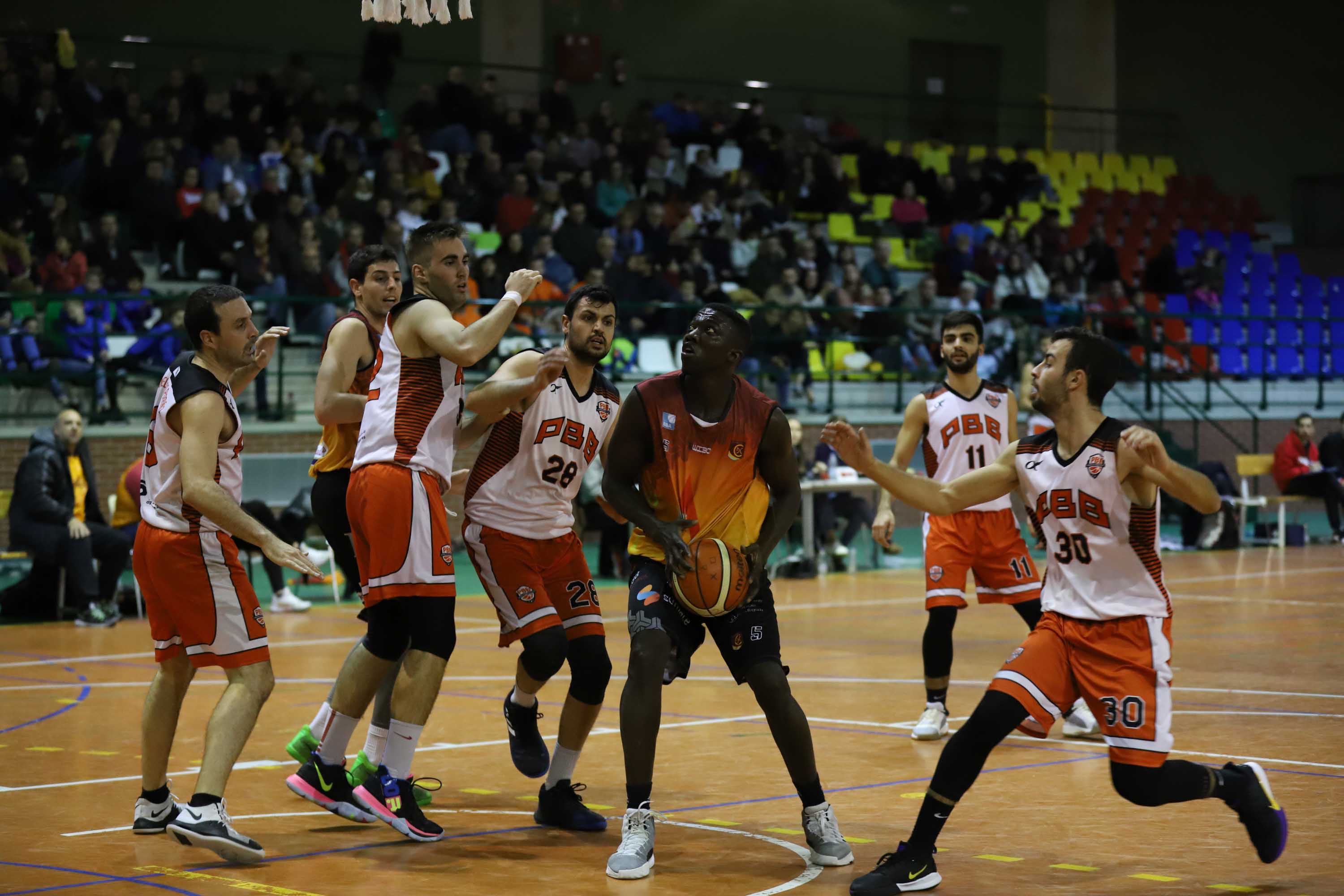 El equipo salmantino es líder invicto tras lograr su décima victoria. 