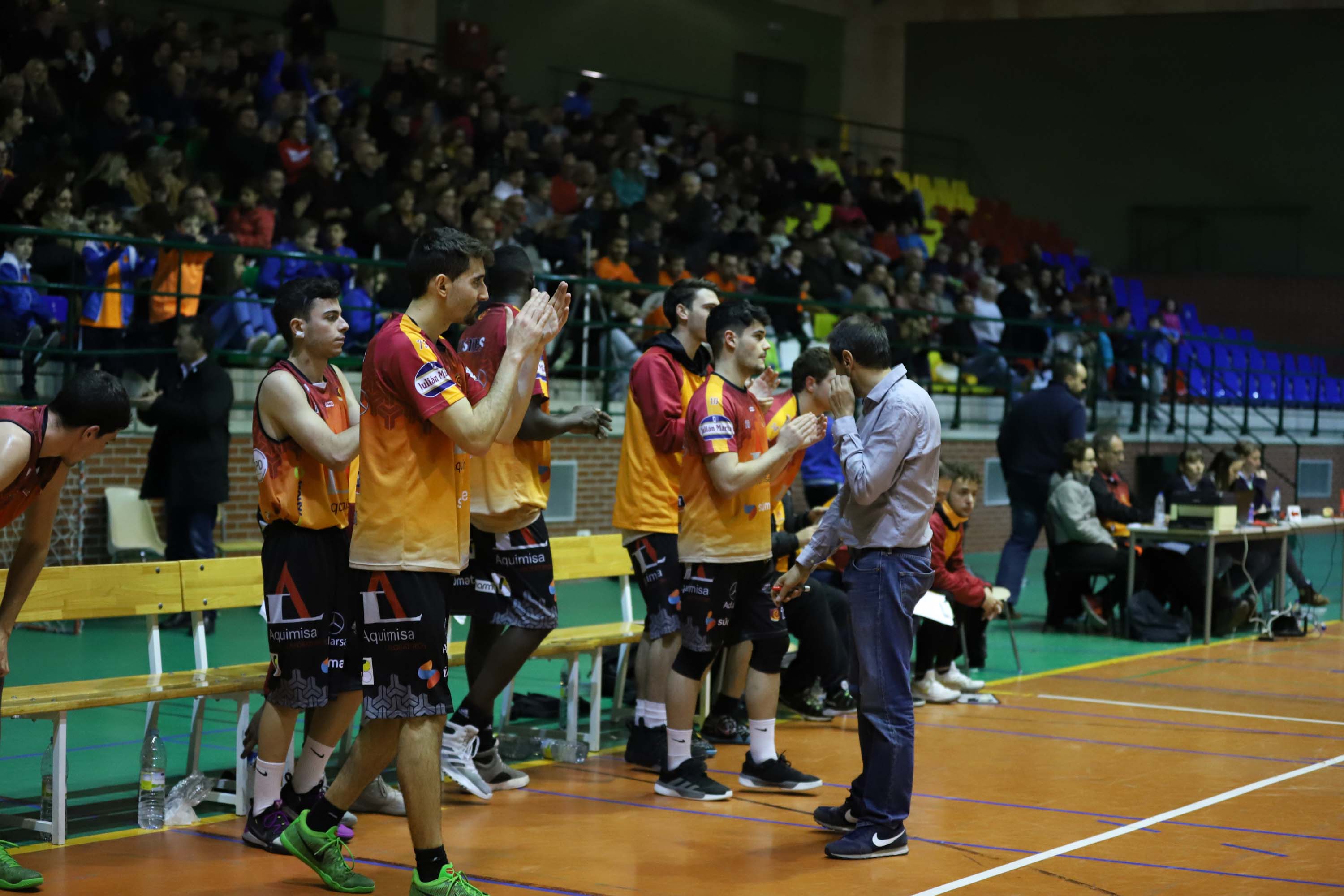 El equipo salmantino es líder invicto tras lograr su décima victoria. 