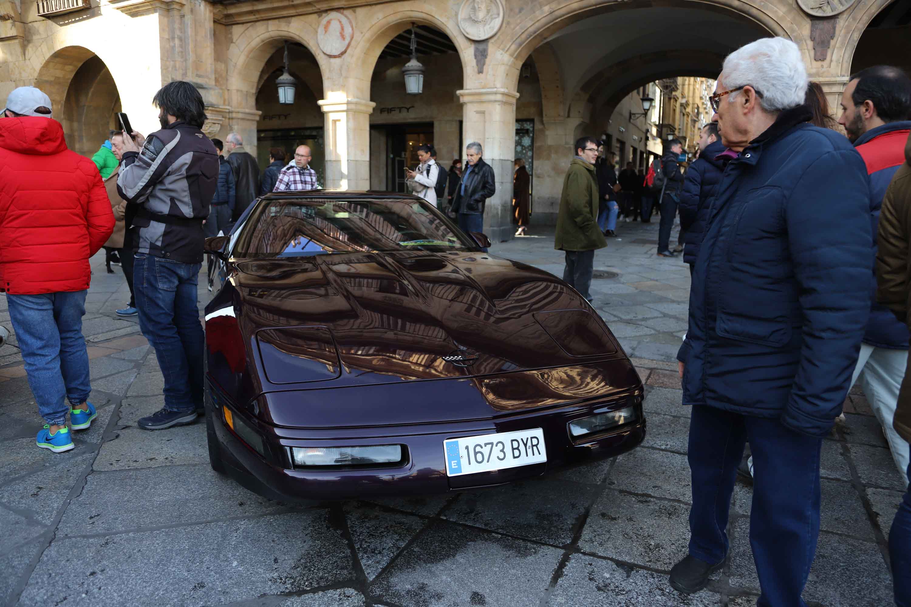 Fotos: El Día del Guardia Urbano congrega a 170 vehículos antiguos