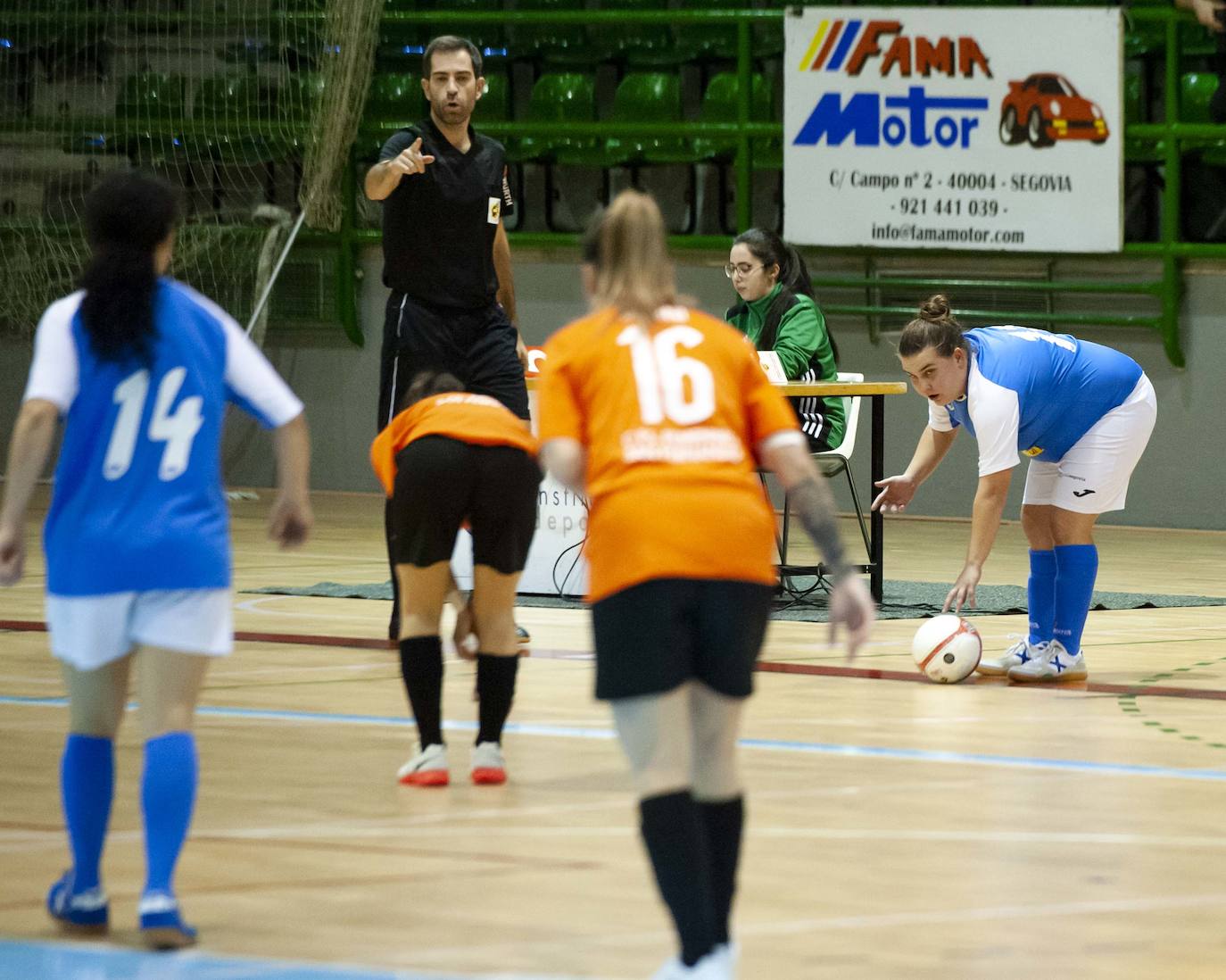 Partido de futbol sala femenino entre el Unami y el San Fernando 