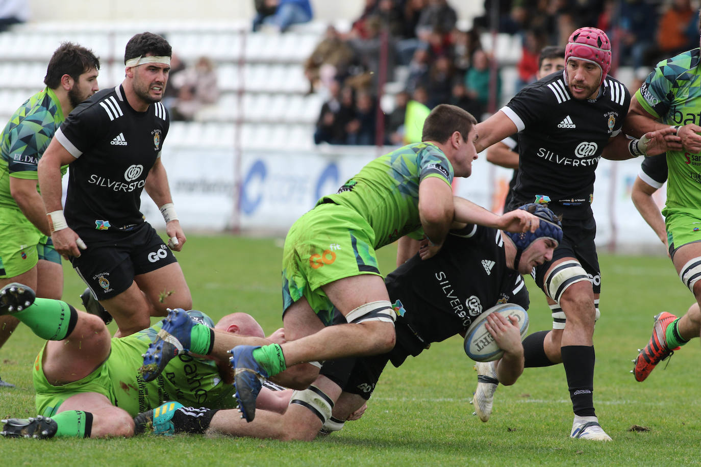 Encuentro celebrado este domingo en Pepe Rojo entre el Silverstorm El Salvador y el Bathco Rugby de Santander.