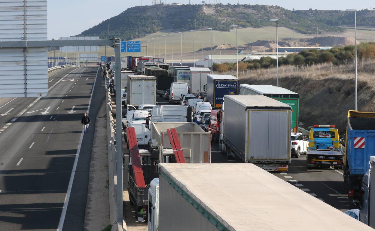 Retenciones causadas por la caída de los cables de la torreta.