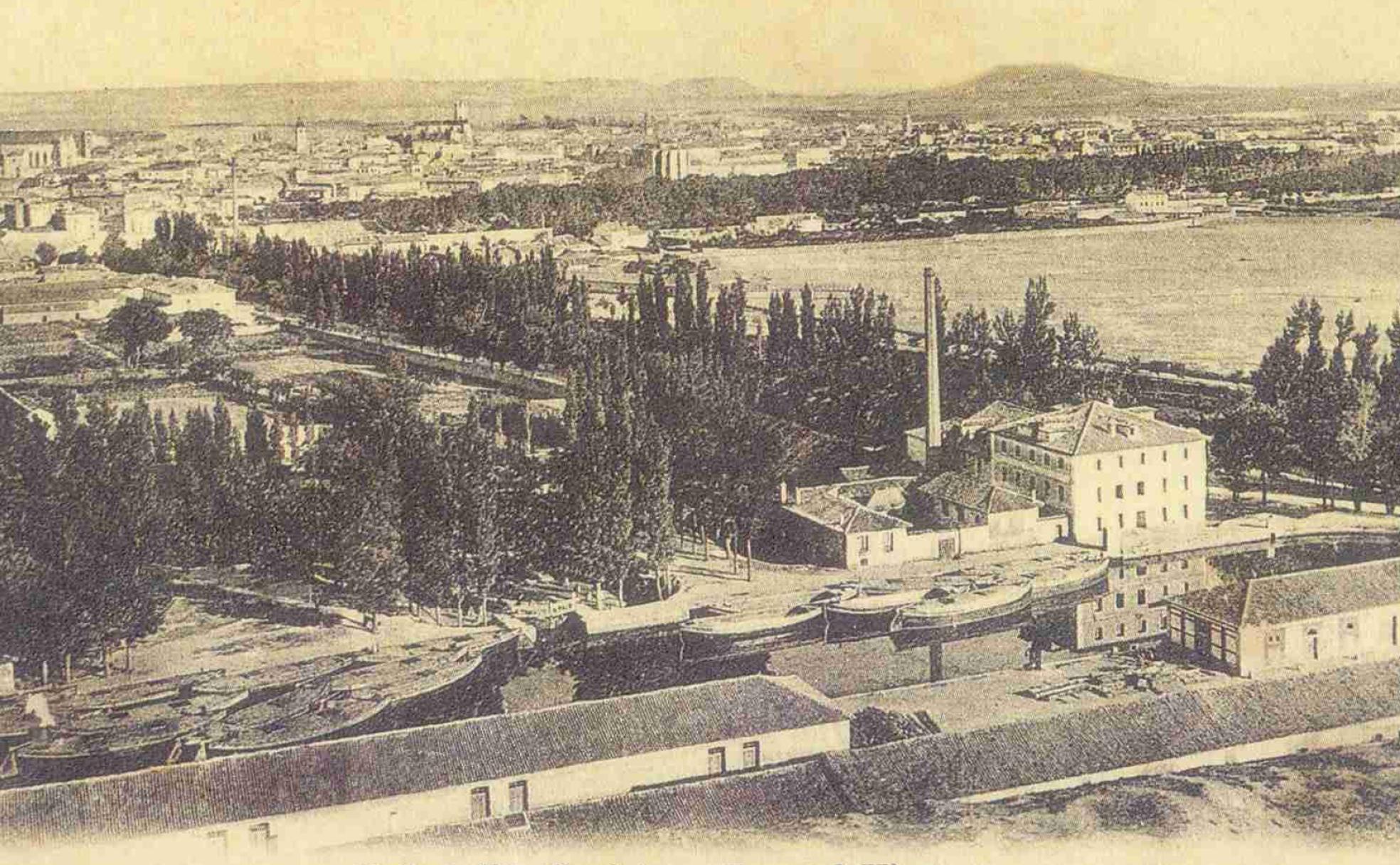 Las fábricas de harina situadas en las márgenes del Canal de Castilla, como la que se observa en la imagen, fueron las más castigadas. 