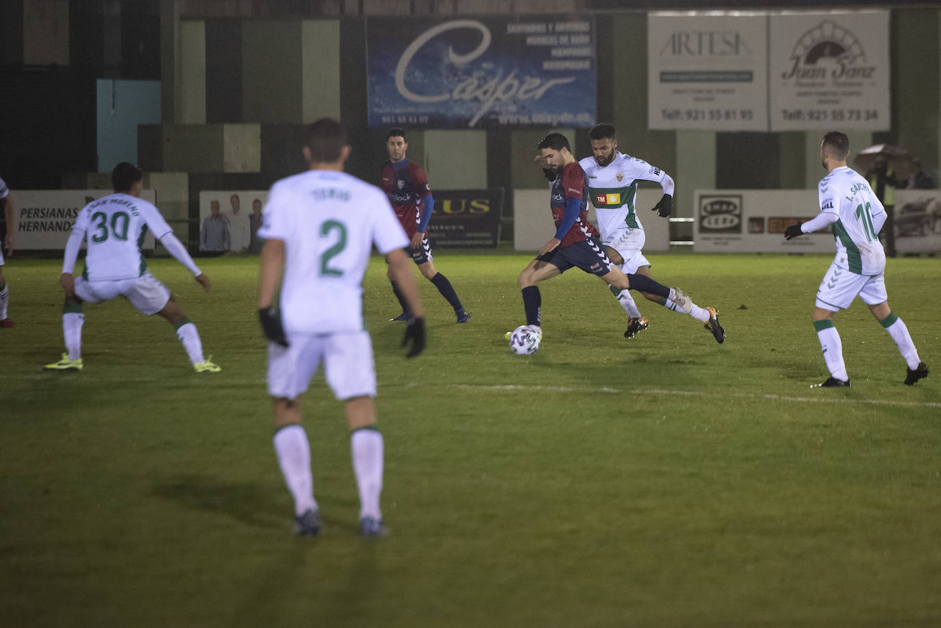 Jugadas del encuentro disputado frente al Elche en el municipal de La Albuera.