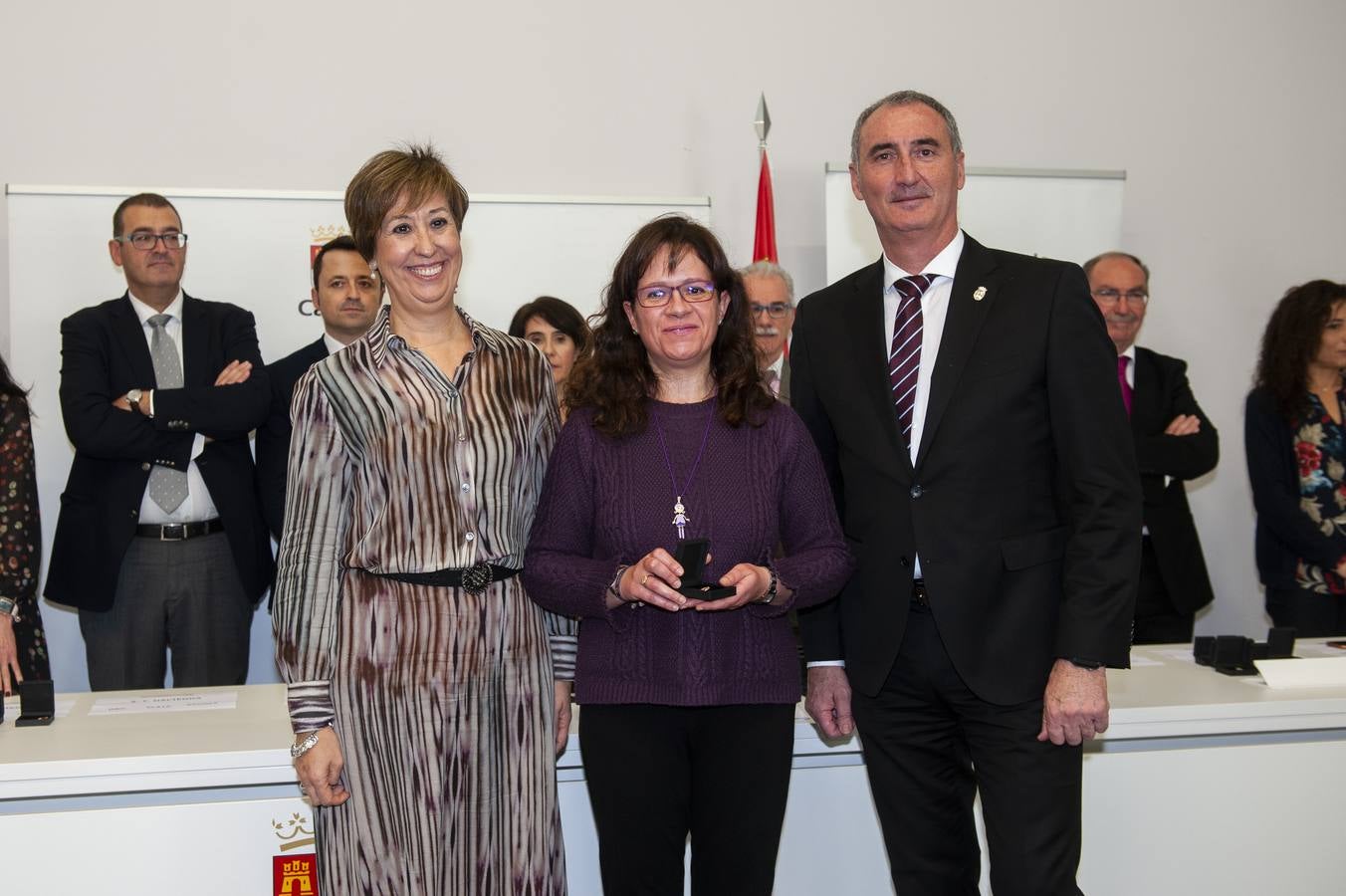 El delegado territorial, José Mazarías, ha trasladado el reconocimiento de la Junta de Castilla y León a 162 funcionarios y laborales que en 2019 culminan su carrera profesional al servicio de los ciudadanos y a los que reciben este año distinciones por años de servicio