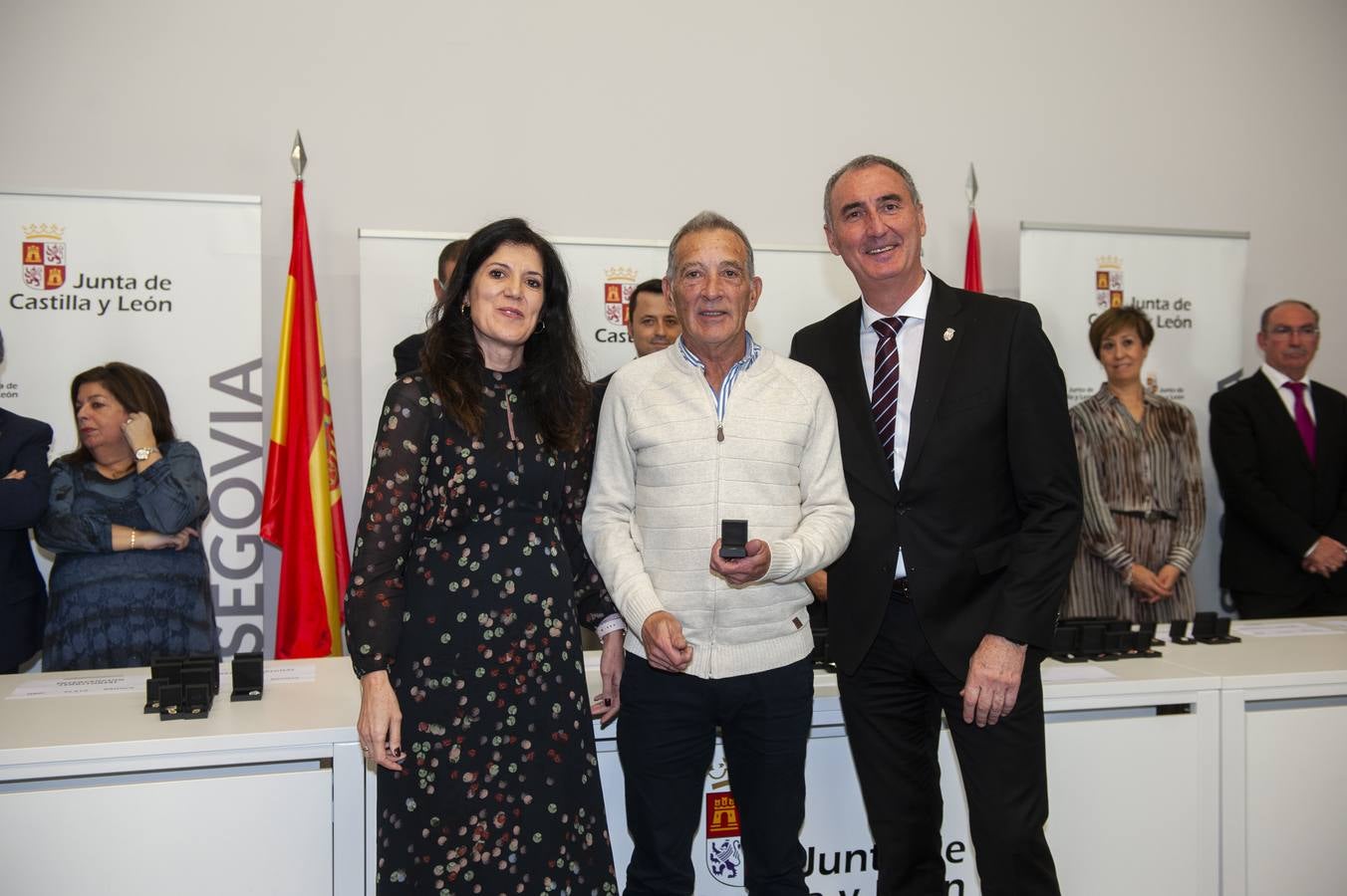 El delegado territorial, José Mazarías, ha trasladado el reconocimiento de la Junta de Castilla y León a 162 funcionarios y laborales que en 2019 culminan su carrera profesional al servicio de los ciudadanos y a los que reciben este año distinciones por años de servicio