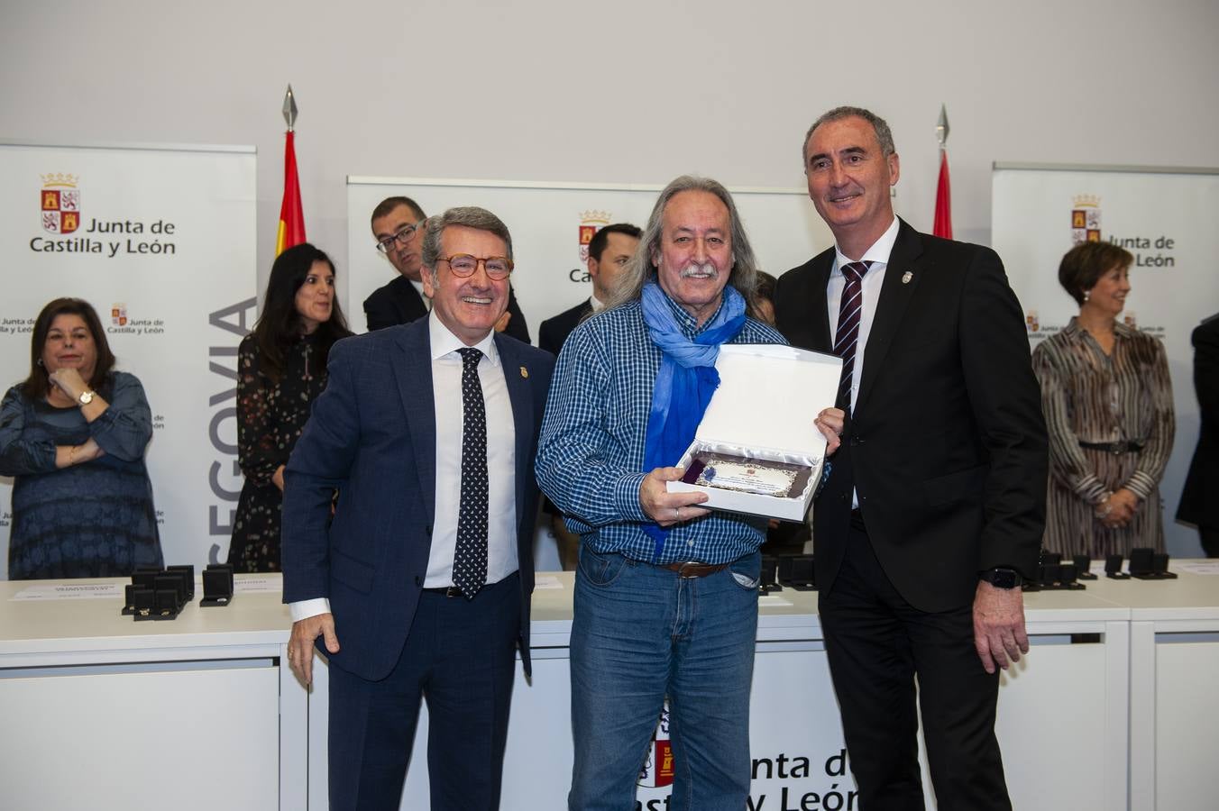 El delegado territorial, José Mazarías, ha trasladado el reconocimiento de la Junta de Castilla y León a 162 funcionarios y laborales que en 2019 culminan su carrera profesional al servicio de los ciudadanos y a los que reciben este año distinciones por años de servicio