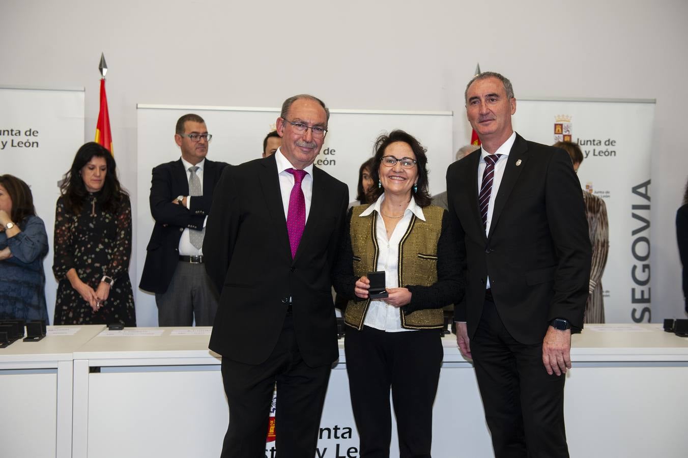 El delegado territorial, José Mazarías, ha trasladado el reconocimiento de la Junta de Castilla y León a 162 funcionarios y laborales que en 2019 culminan su carrera profesional al servicio de los ciudadanos y a los que reciben este año distinciones por años de servicio