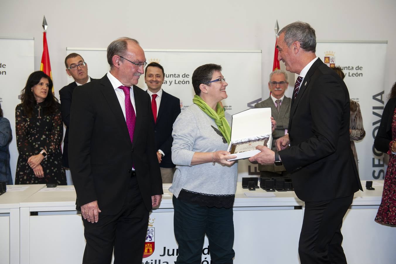 El delegado territorial, José Mazarías, ha trasladado el reconocimiento de la Junta de Castilla y León a 162 funcionarios y laborales que en 2019 culminan su carrera profesional al servicio de los ciudadanos y a los que reciben este año distinciones por años de servicio