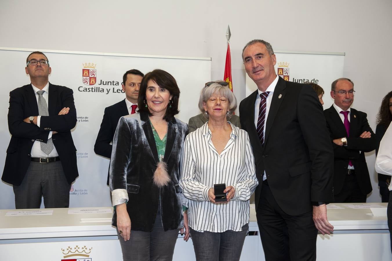 El delegado territorial, José Mazarías, ha trasladado el reconocimiento de la Junta de Castilla y León a 162 funcionarios y laborales que en 2019 culminan su carrera profesional al servicio de los ciudadanos y a los que reciben este año distinciones por años de servicio