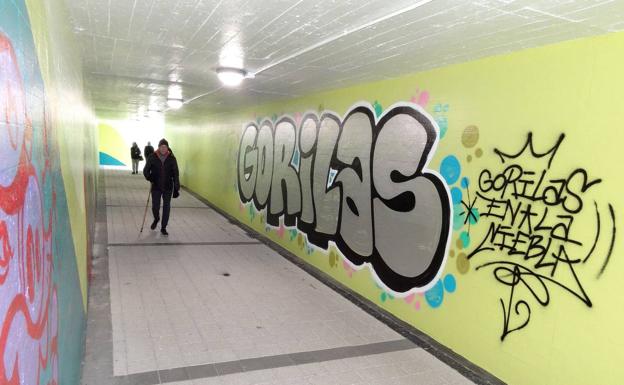 Pintadas en el túnel de San Isidro.