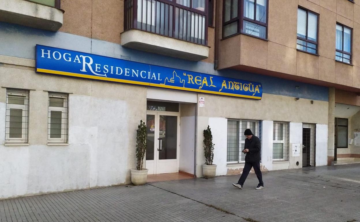 Las residencias se ubican en la calle Los Titos y en la calle Huesca, respectivamente. 