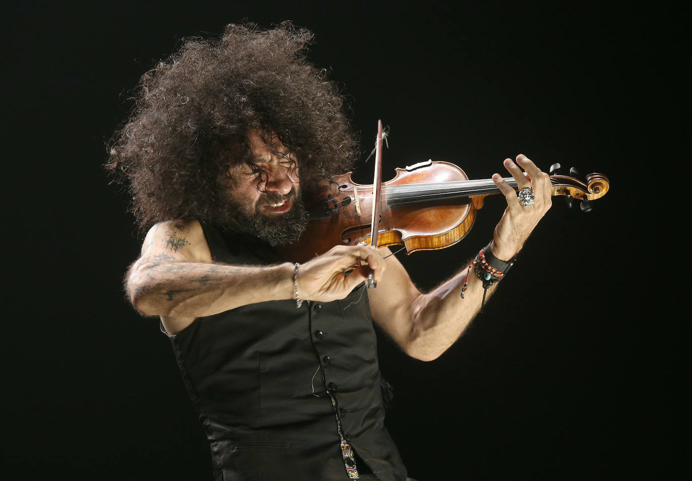 Ara Malikian, en su actuacuón en Palencia. 