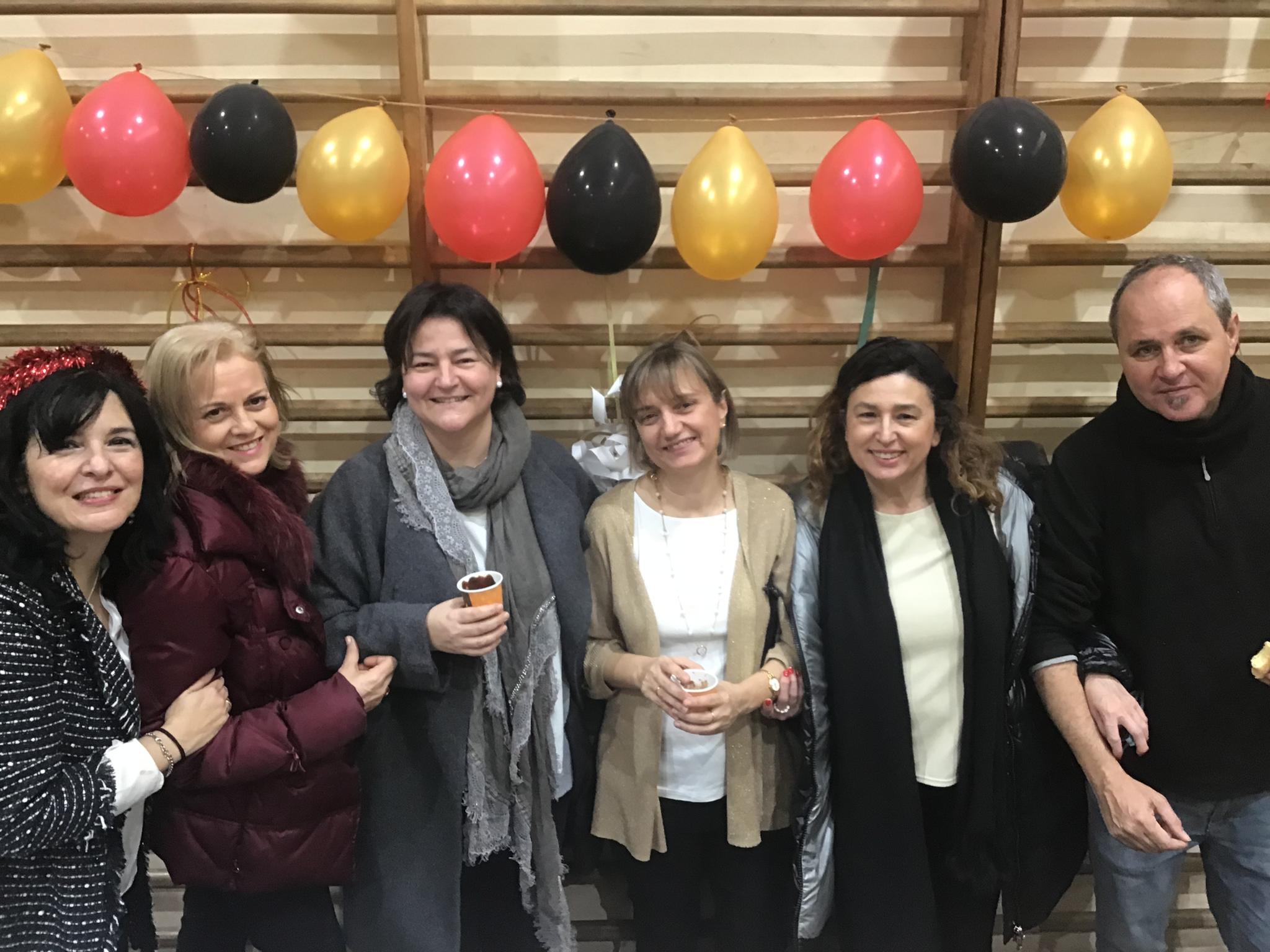 Más de 500 personas se dieron cita en el gimnasio del centro educativo, y lograron recaudar 1.450 euros que irán destinados a las ONG Educa Tanzania y Asalvo