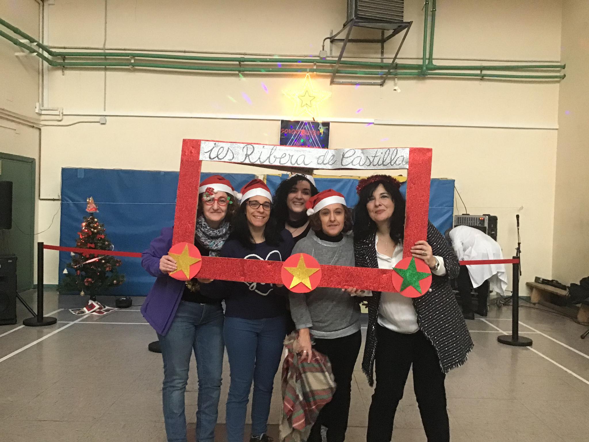 Más de 500 personas se dieron cita en el gimnasio del centro educativo, y lograron recaudar 1.450 euros que irán destinados a las ONG Educa Tanzania y Asalvo