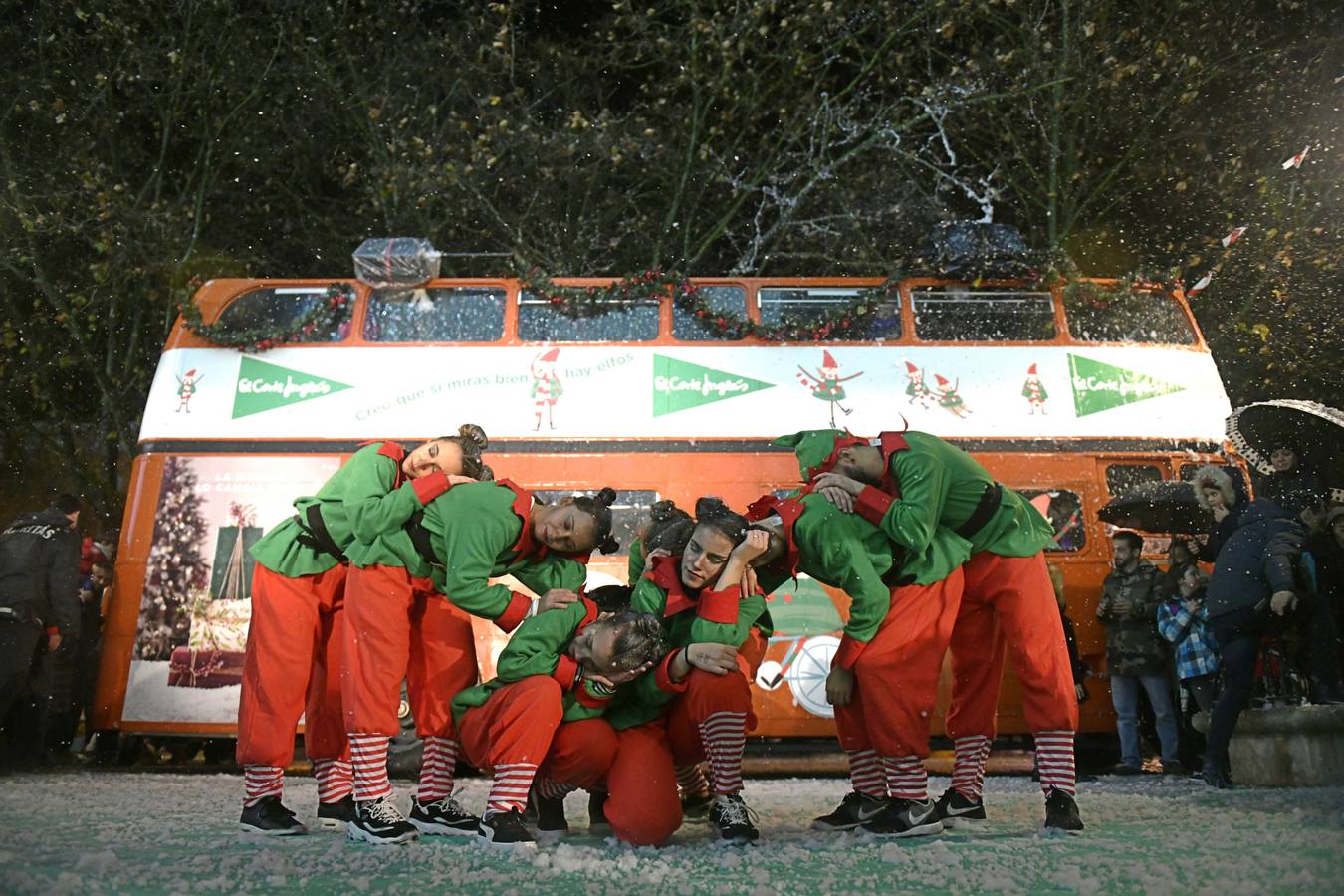 Fotos: Papá Noel y sus elfos llegan a El Corte Inglés del Paseo de Zorrilla