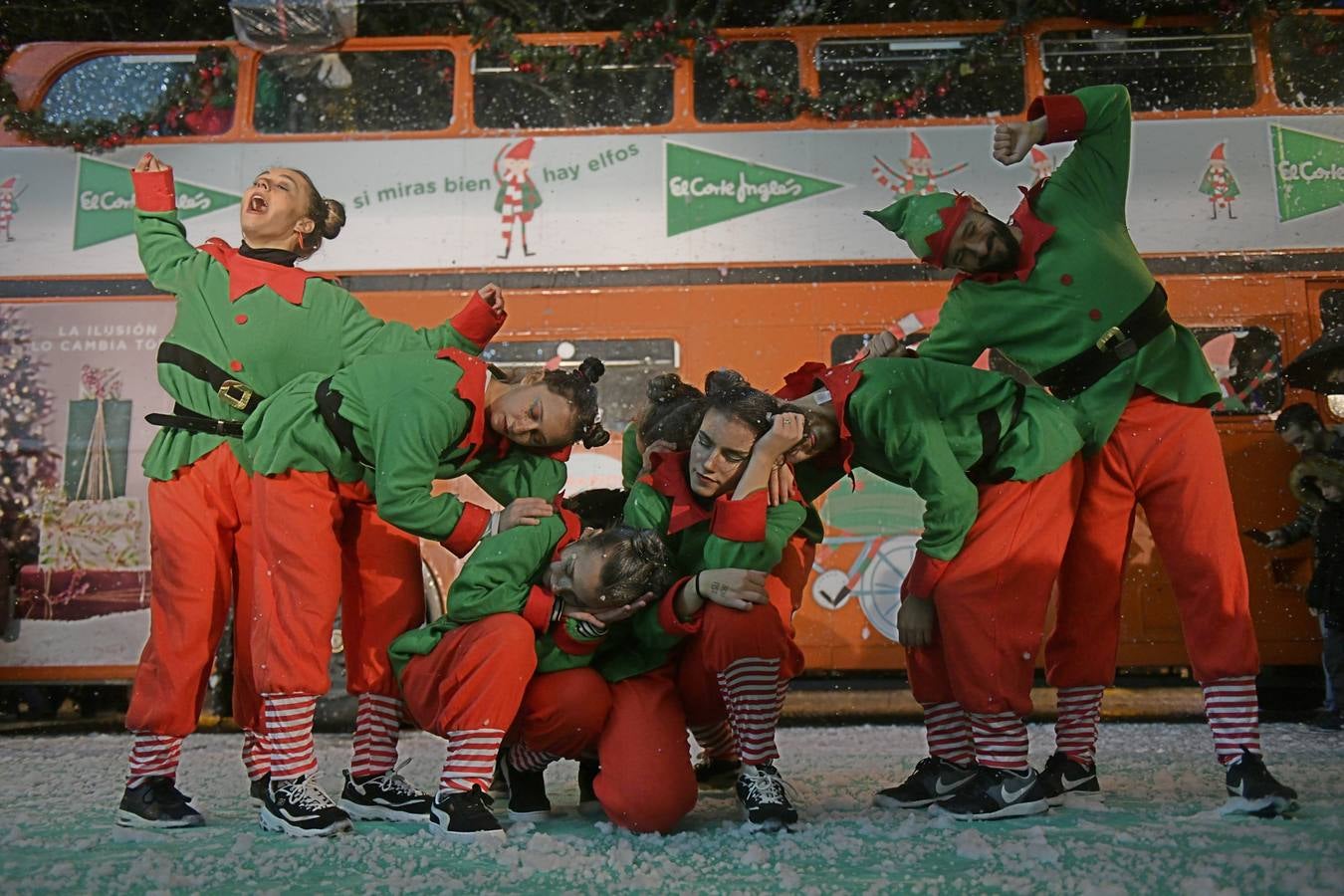 Fotos: Papá Noel y sus elfos llegan a El Corte Inglés del Paseo de Zorrilla