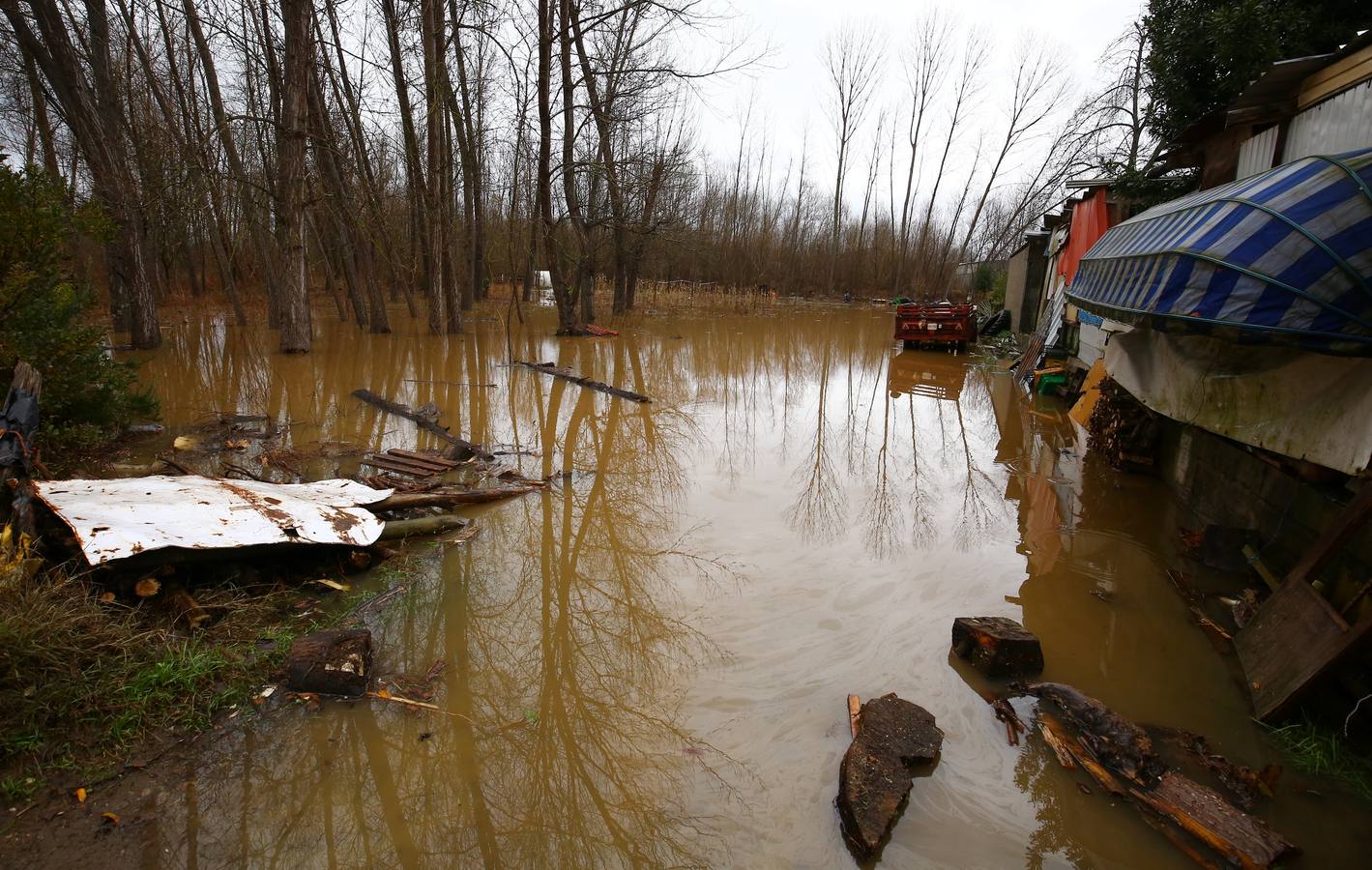 La localidad de Fuentesnuevas, perteneciente a Ponferrada, afectada por el temporal de lluvia.