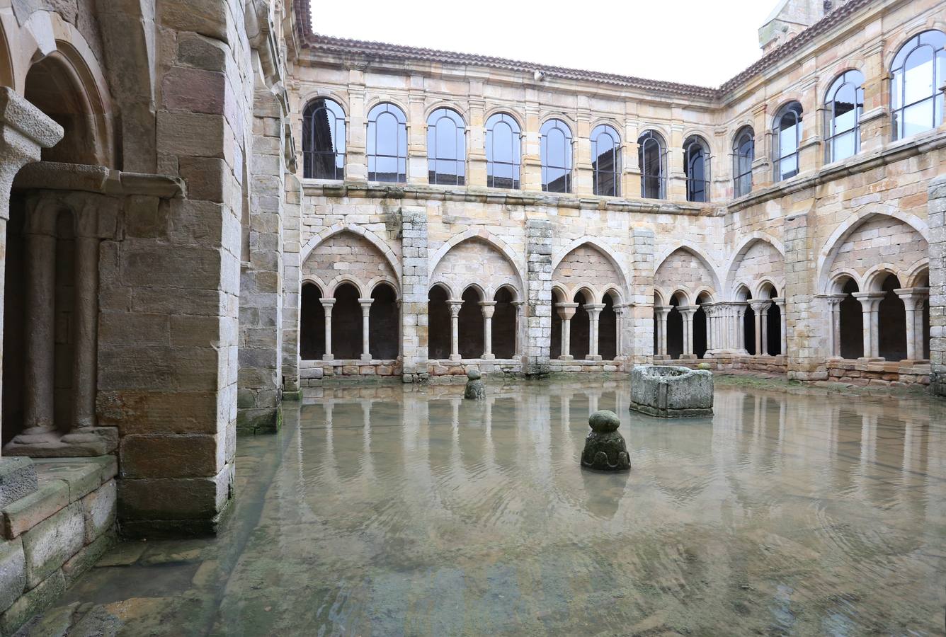 Agua en el monasterio de Santa María la Real de Aguilar de Campoo.