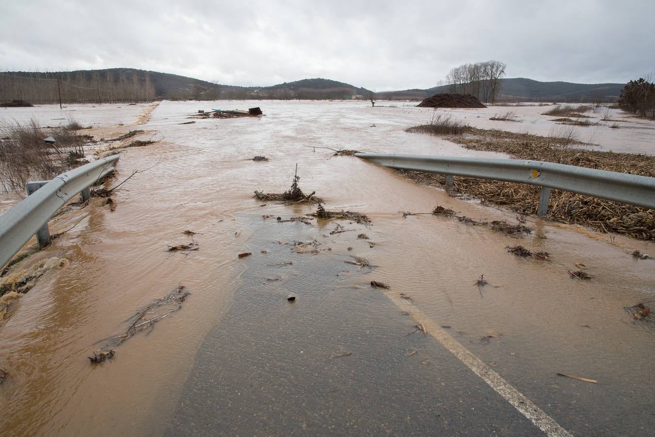 Crecida del río Orbigo a su paso por Vecilla de la Polvorosa