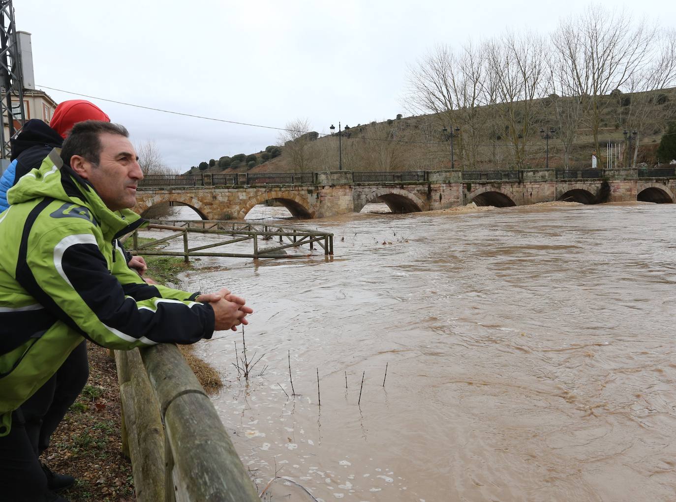 Río Pisuerga a su paso por Alar del Rey en Palencia.