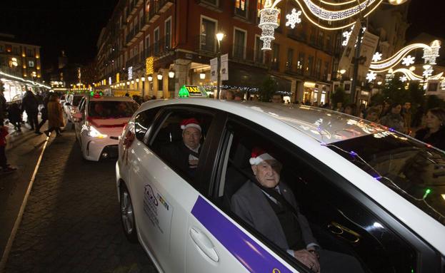 Vehículos participantes en la iniciativa de los taxistas.