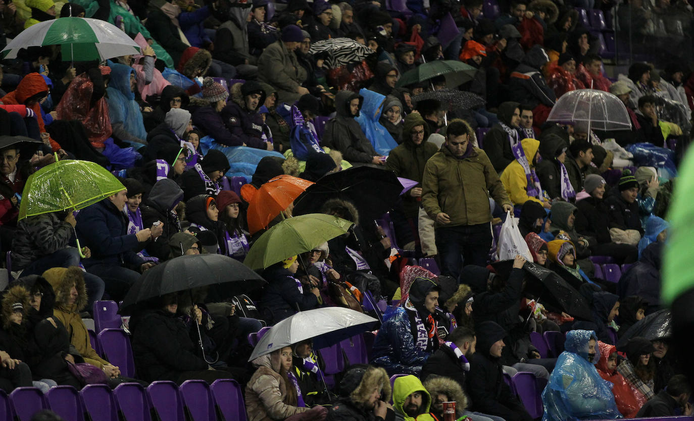 Fotos: Las imágenes del encuentro entre el Real Valladolid y el Valencia