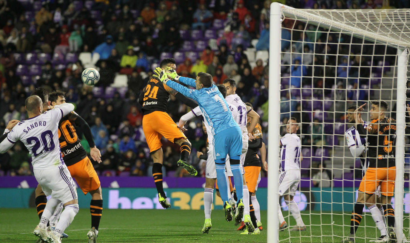 Fotos: Las imágenes del encuentro entre el Real Valladolid y el Valencia