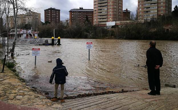 Galería. Los preparativos ante la crecida del Pisuerga. 