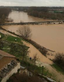 Imagen secundaria 2 - El río Pisuerga, desbordado.