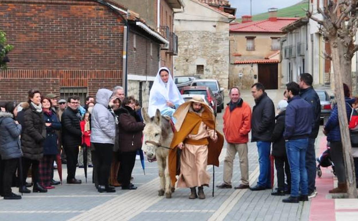 La Virgen y San José piden posada en Castrodeza