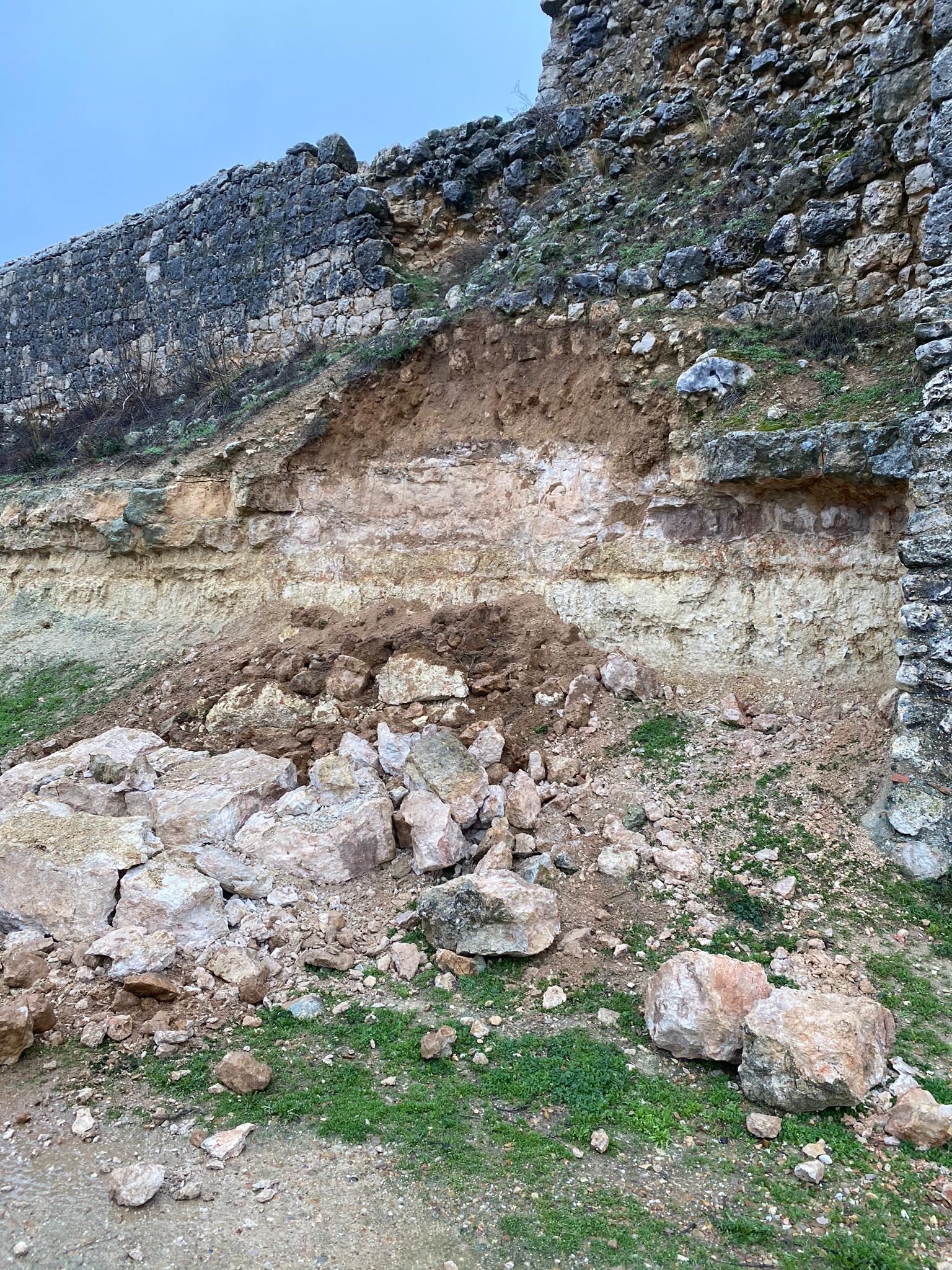 Desprendimientos en el castillo de Urueña.