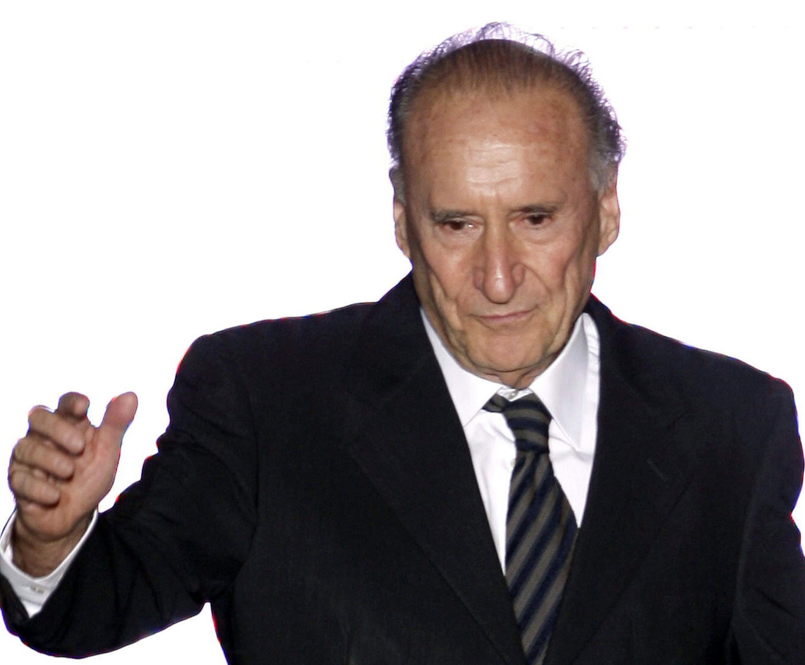El diseñador catalán Andrés Sardá fallecía en Barcelona el 15 de septiembre a los 90 años de edad. El diseñador, que padecía Alzheimer desde hace tiempo, será recordado como uno de los pioneros en llevar la moda, el estilo y la belleza de la ropa interior a las pasarelas.