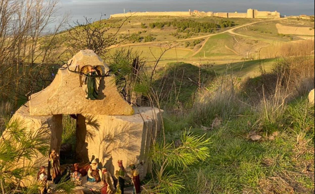 Urueña coloca un belén en el monte