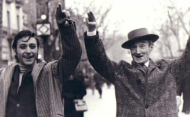 Los bailarines Antonio Gadaes y Vicente Escudero en Barcelona.