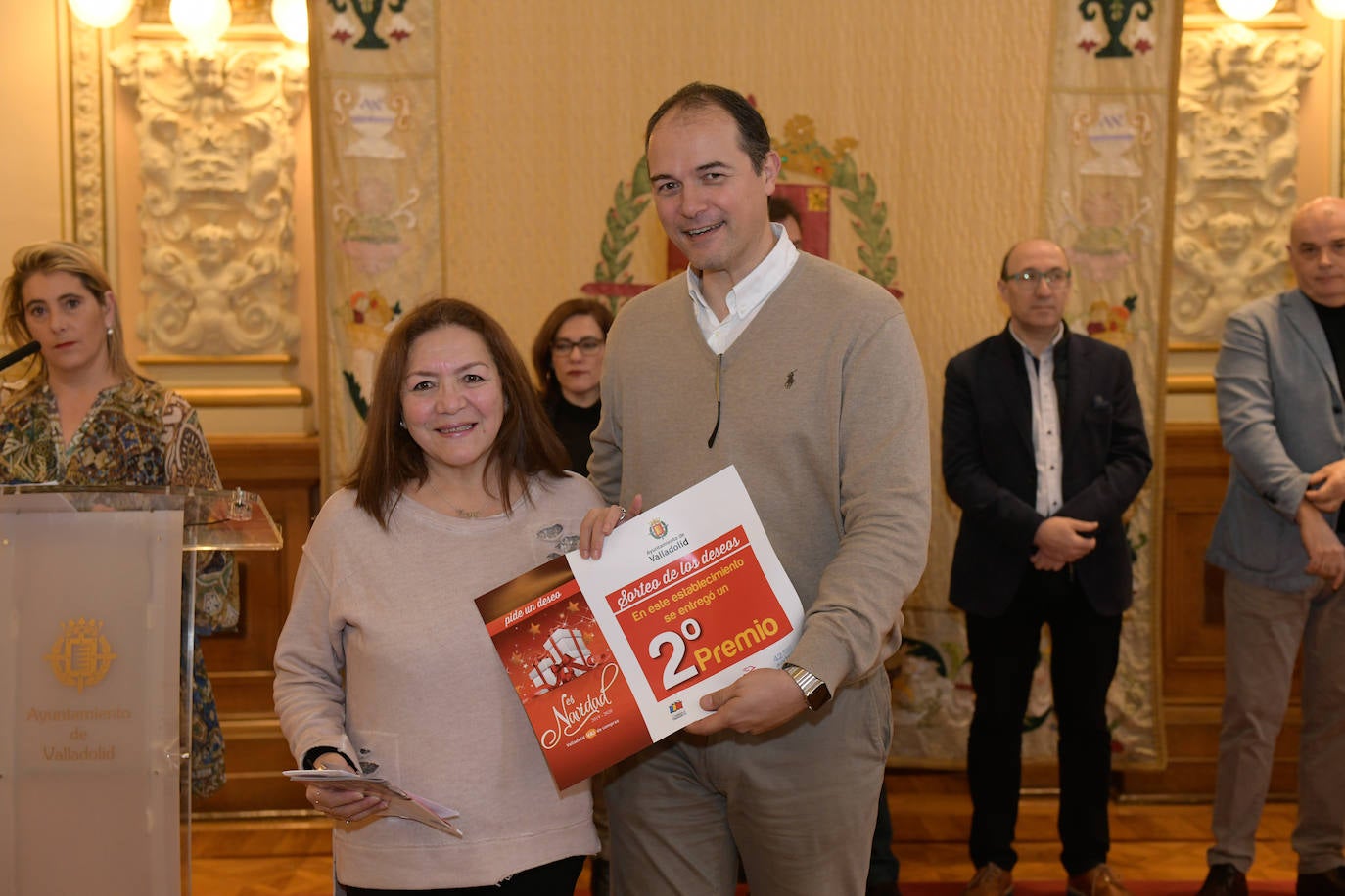 Fotos: algún premio del Árbol de los Deseos del comercio de Valladolid