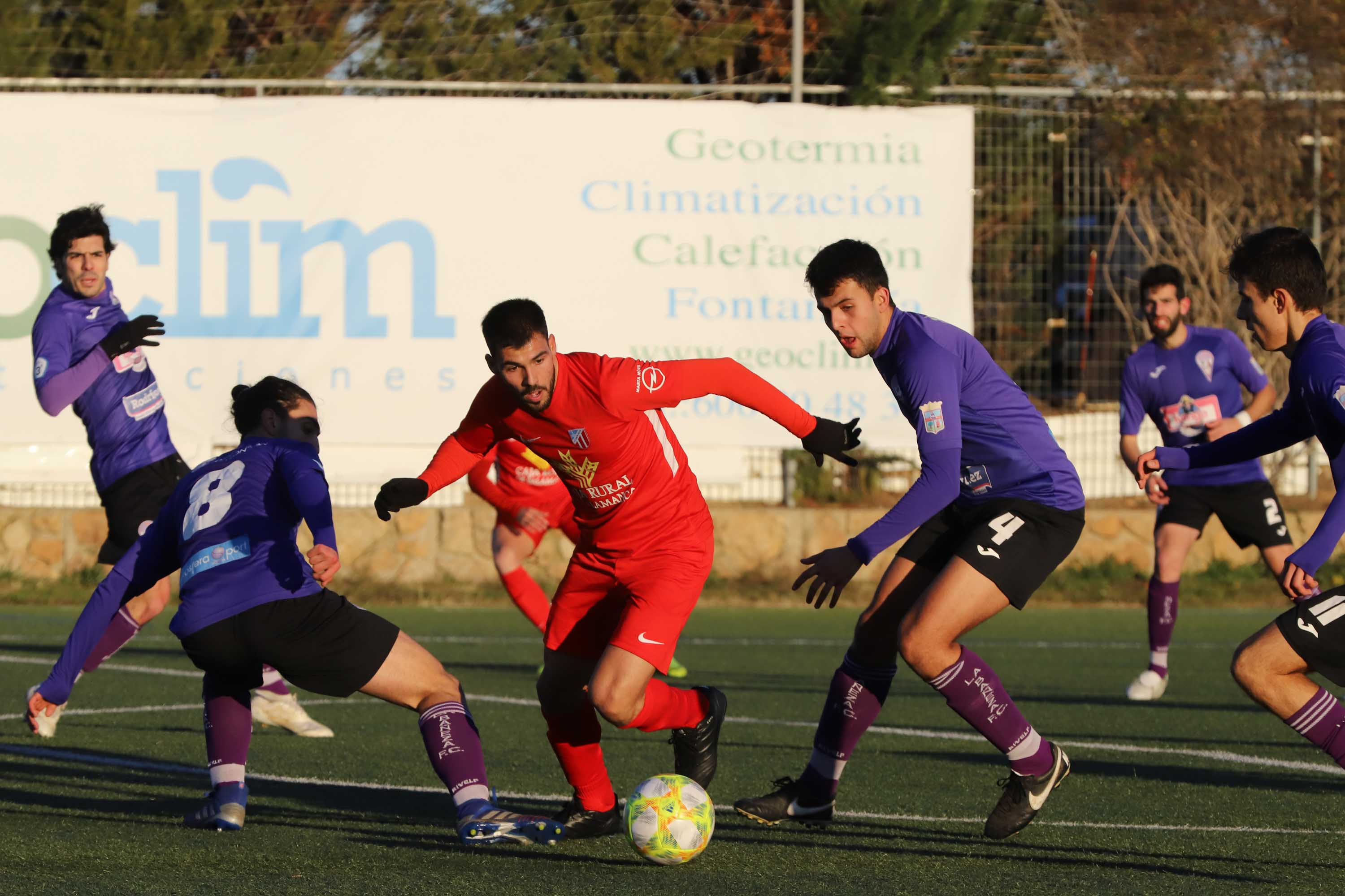 Fotos: La falta de gol impide la victoria del Santa Marta ante La Bañeza